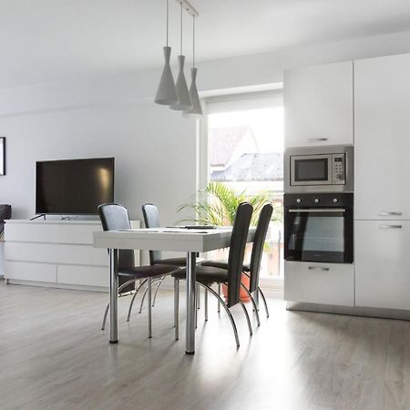 Airport Residence - Apartment Across From Otopeni Airport 외부 사진