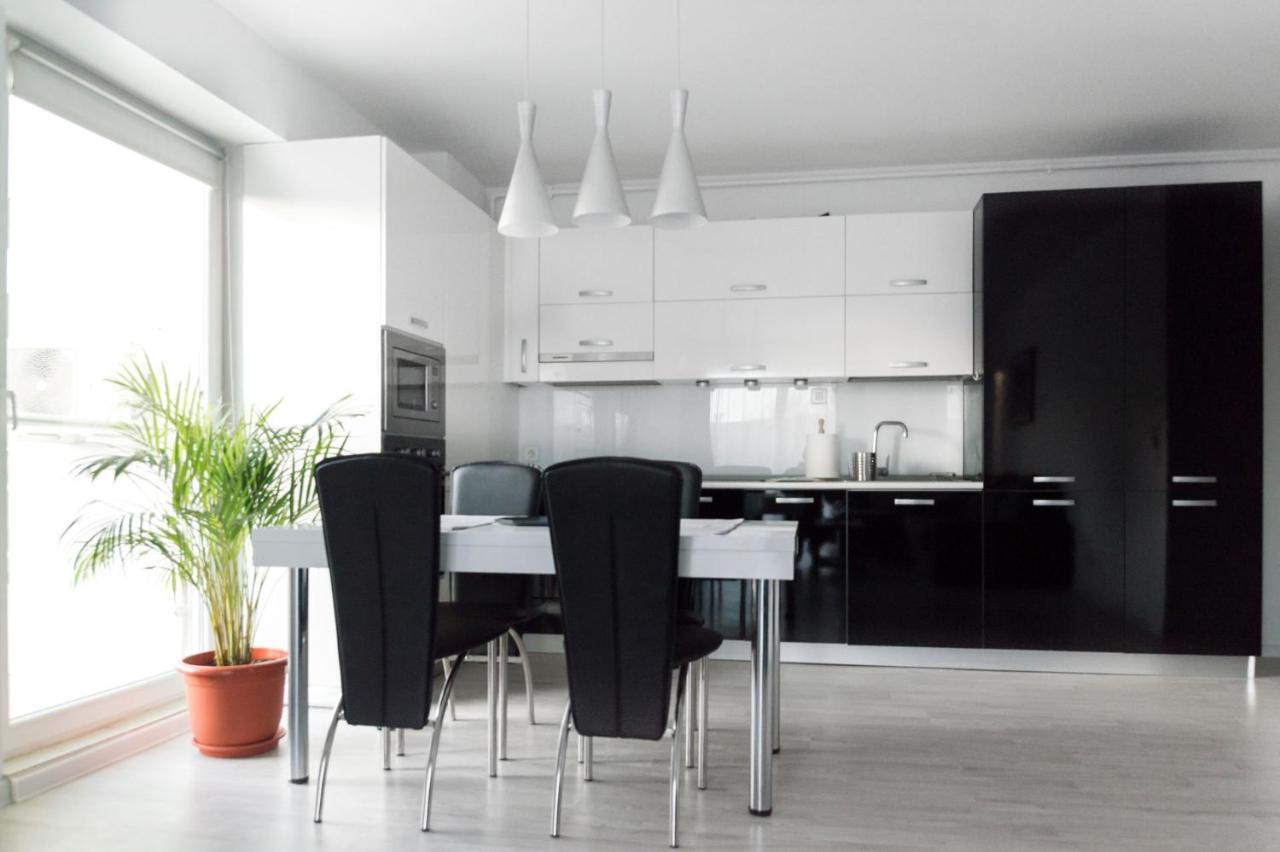 Airport Residence - Apartment Across From Otopeni Airport 외부 사진