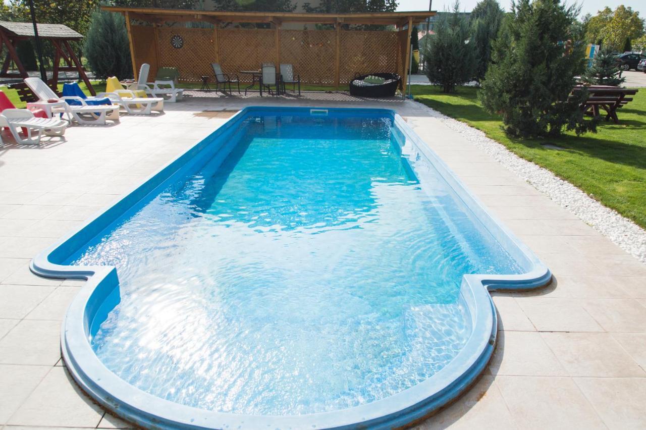 Airport Residence - Apartment Across From Otopeni Airport 외부 사진